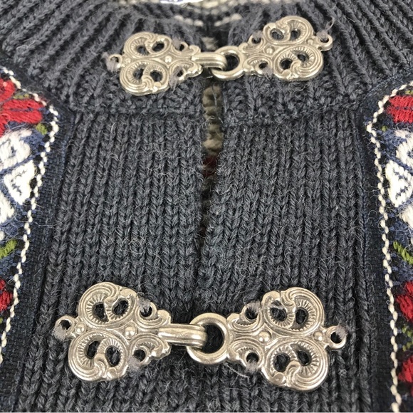 SOLD: Norwear Fair Isle Wool Sweater Folk Metal Clasps Made in Iceland Burgundy - Picture 6 of 16